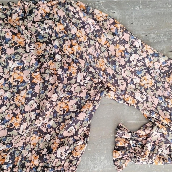 American Eagle Outfitters Floral Blouse Size S - Picture 9 of 16